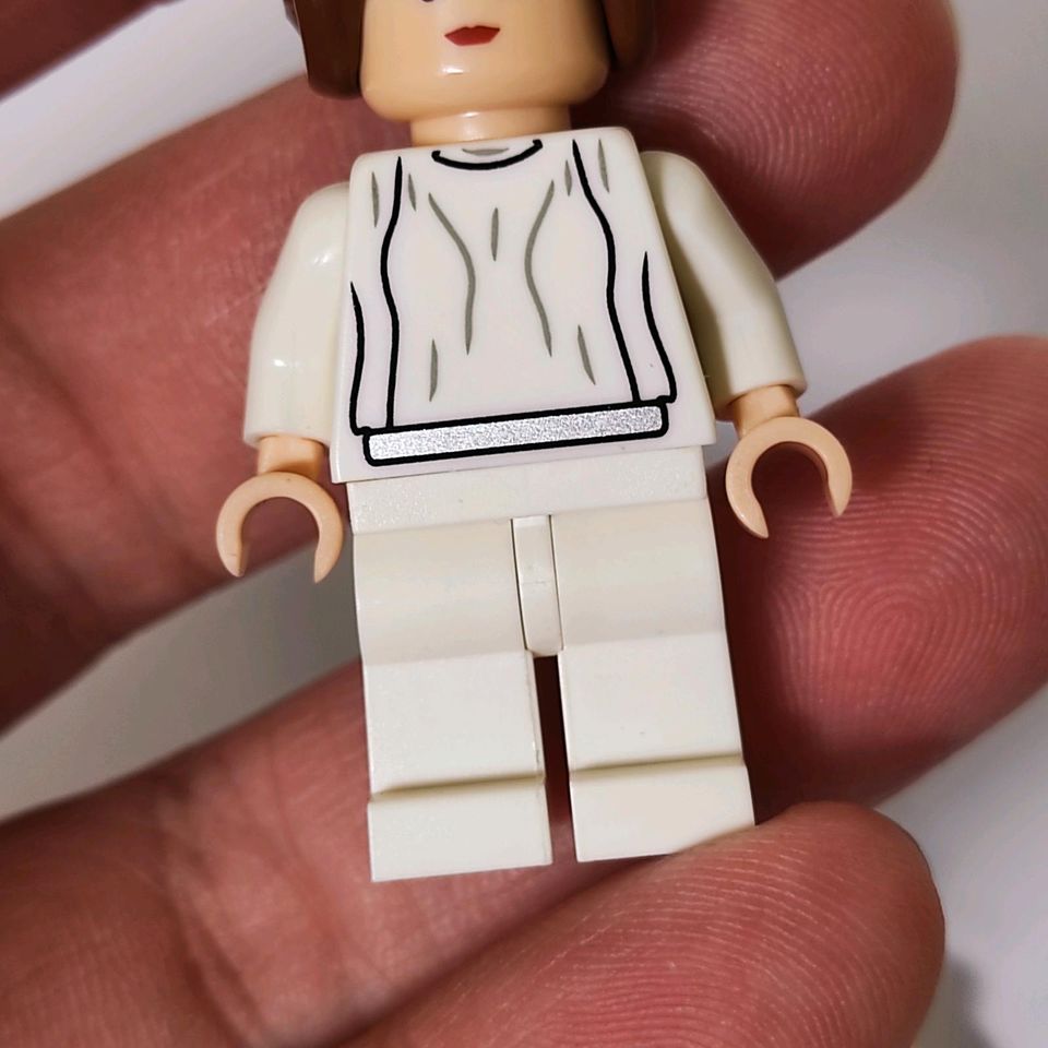 LEGO Star Wars Figur Leia Smooth Hair Glatt sw0175a sw0113a in Berlin