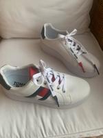 Tommy Hilfiger Sneaker  38 Plateau weiß Hessen - Bürstadt Vorschau