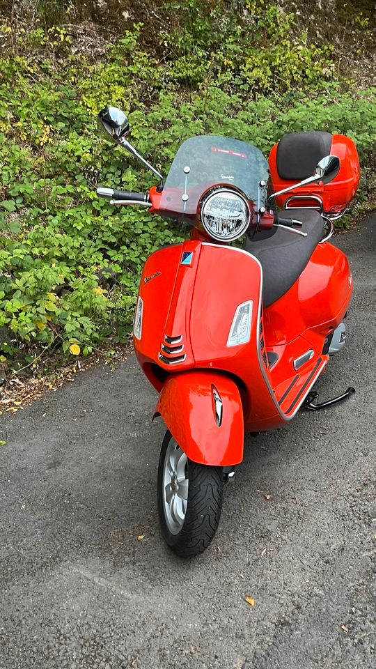 Vespa GTS 125 in Etzbach