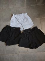 3 kurze Damen Stoffhosen/Shorts, Gr. 34 Niedersachsen - Ahlerstedt Vorschau