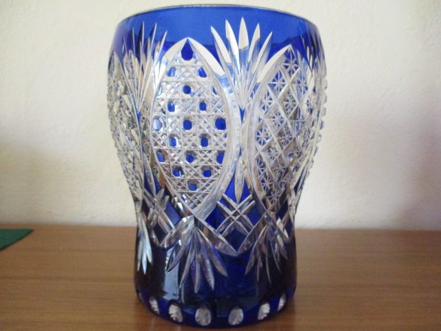 Glasvase Vase Glas Bleikristall blau Bleikristallvase je 7 Euro in Zeil