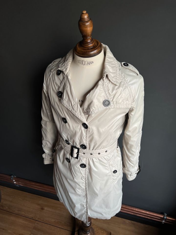 MONCLER Trenchcoat Gr. 3 / M beige Jacke Mantel in Hamburg