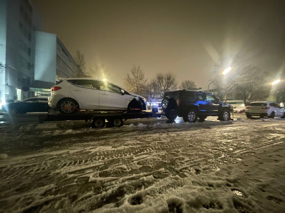 Transporte/ Fahrzeuge/ Umzug/ Unfall/ Abschleppen/ Panne in Vilgertshofen