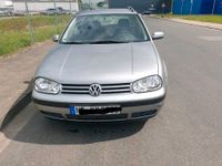 VW Golf Kombi/ Baujahr 2002 mit TÜV Nordrhein-Westfalen - Neuss Vorschau