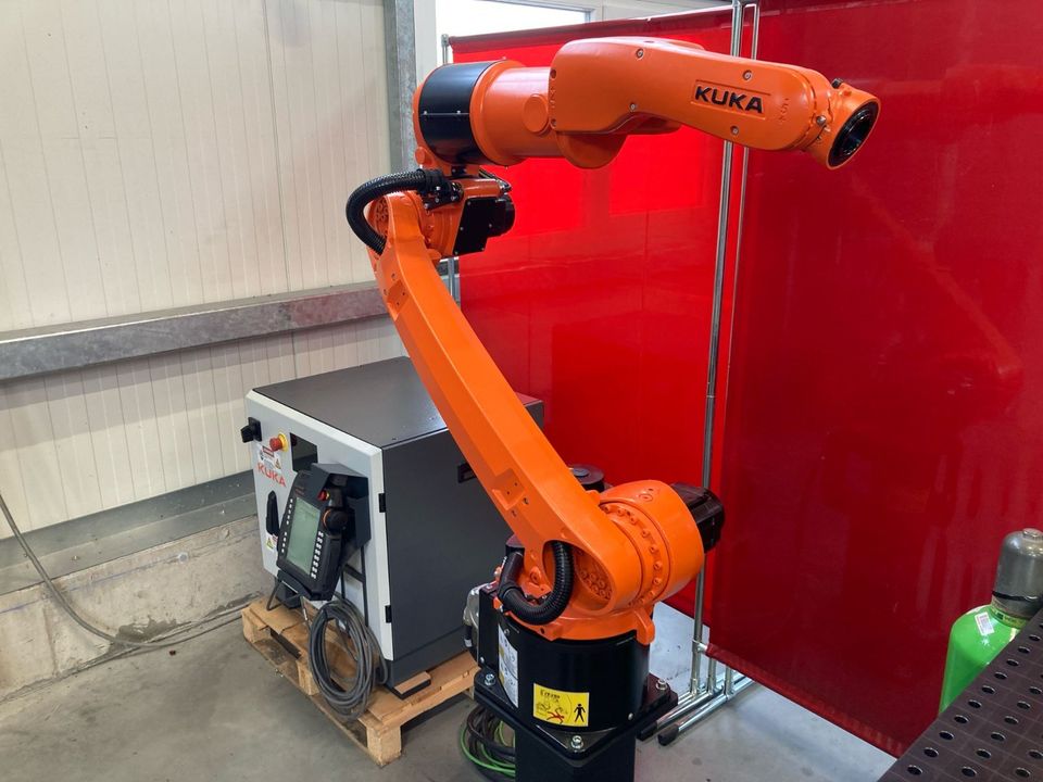 Industrie Roboter KUKA KR6 R1840-2 arc HW Schweißen und Handling in Oberkirch