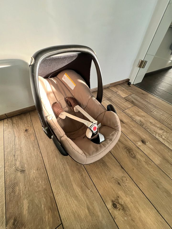 Maxi Cosi Pebble in Enger