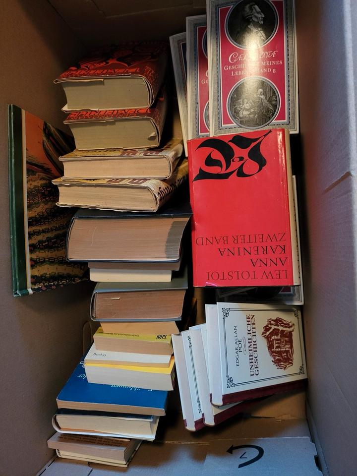 13 Bücherkisten zu verschenken! in Berlin