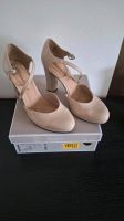 Tamaris Pumps Plateaupumps Gr 41 wie neu beige Lack Nordrhein-Westfalen - Mönchengladbach Vorschau