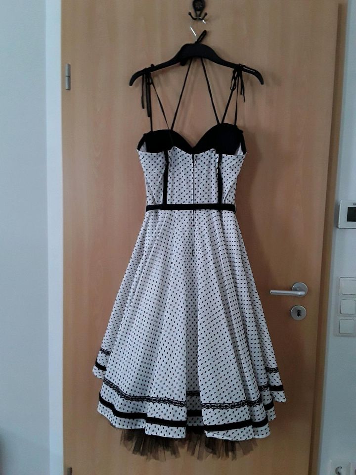 Rockabilly Kleid von Blacklist, weiß mit schwarzen Tupfen in Karlsdorf-Neuthard