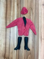 Barbie Kleidung 90er Reiten Reitjacke rot Stiefel Retro Puppe Niedersachsen - Bassum Vorschau