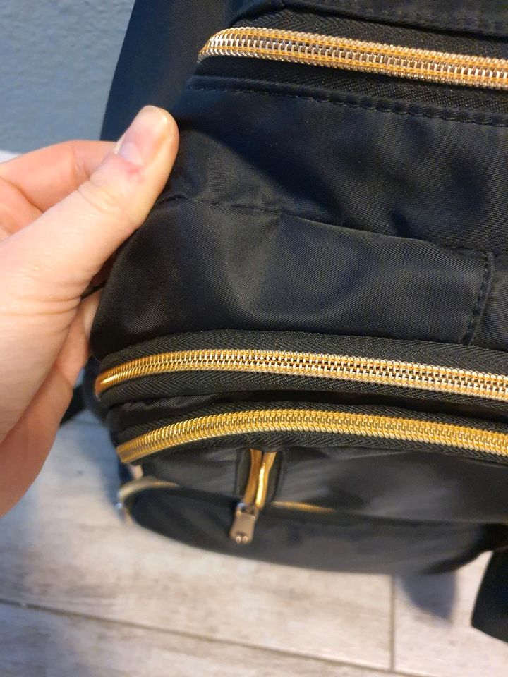 Rucksack schwarz/Gold in Chemnitz