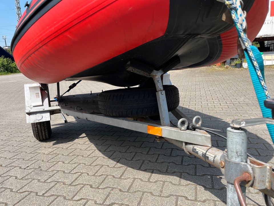 Schlauboot FK 330 mit 8PS Mercury Motor in Leverkusen