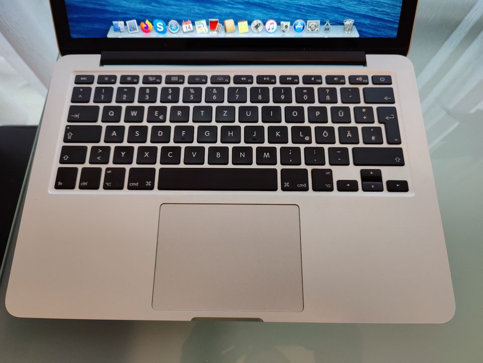 Apple MacBook Pro Retina 13 Zoll Mitte 2014 in Köln