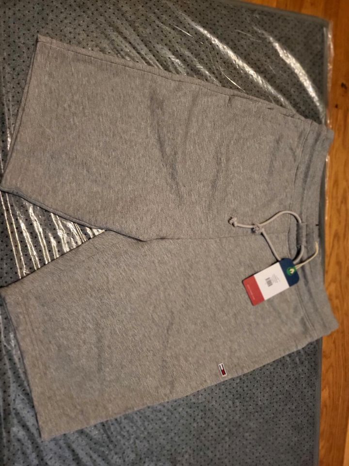 Tommy Hilfiger Sweat Shorts neu mit Etikett in Dresden