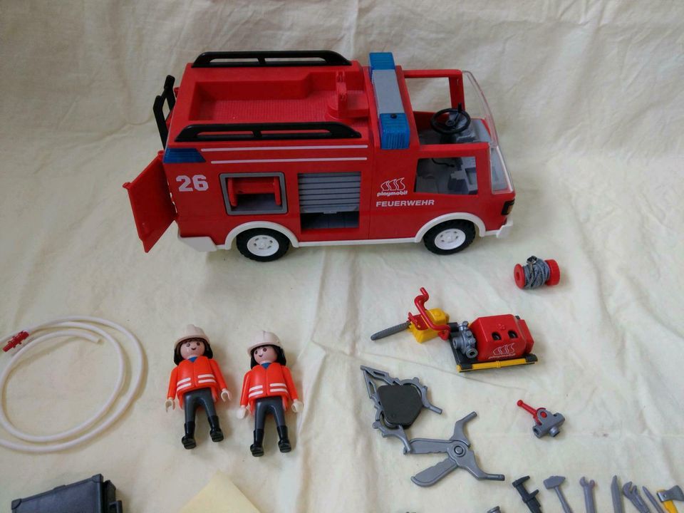 Playmobil 3880 Feuerwehr Löschfahrzeug in Nettetal