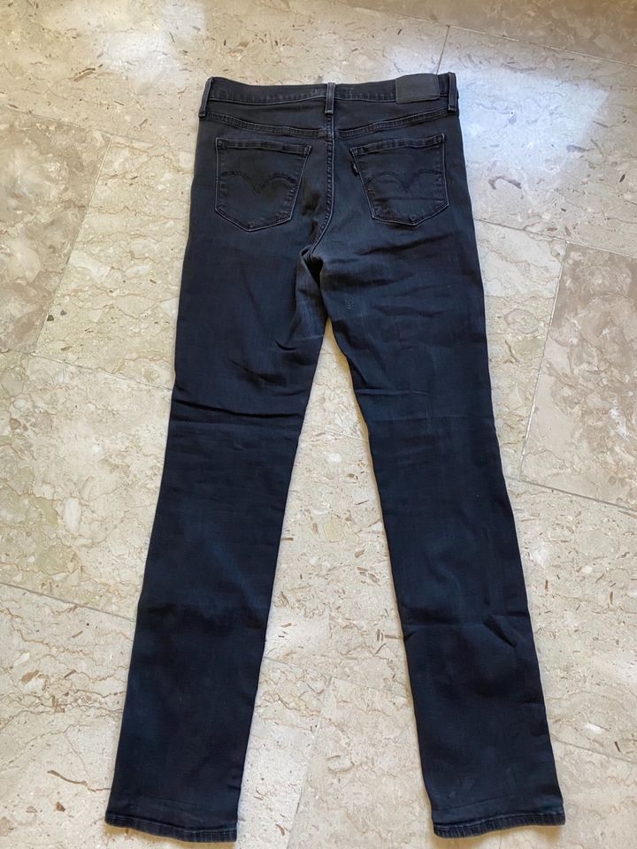 Levi’s 28/32 Shaping Slim 312 Jeans Hose Stretch grau in Erlangen