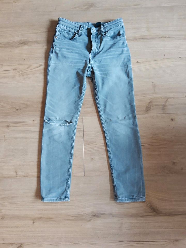 Jeans H&M Skinny fit, Größe 128 in Gunzenhausen