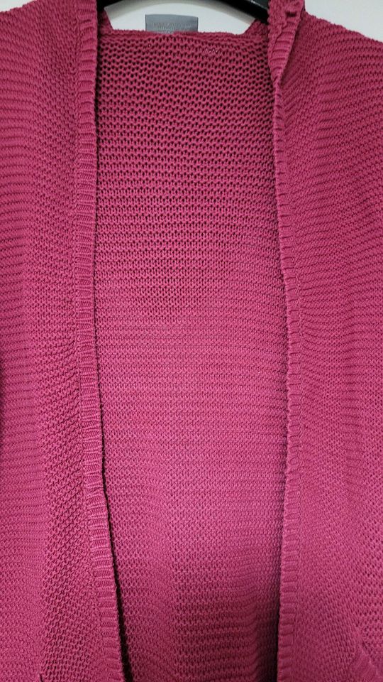 Strickjacke Beere Farben in Grimmen