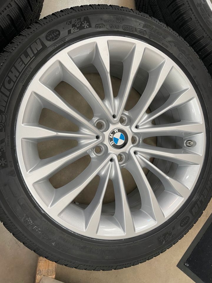 Originale BMW 5er G30 G31 Winterreifen Räder 245/45 R18 Zoll in Oberhonnefeld-Gierend