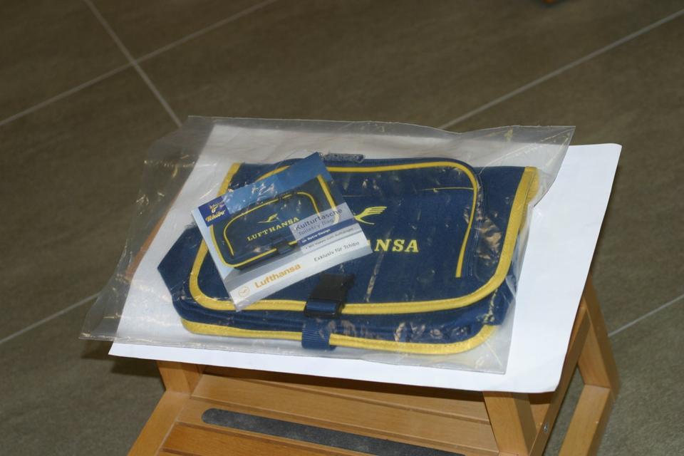 Lufthansa Kulturbeutel Kulturtasche mit Etikett - RAR Sammelstück in Bremerhaven