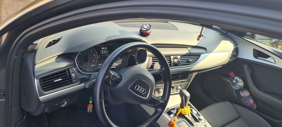 Zu verkaufen Audi A6 Kombi Motor Getriebe einwandfrei in Stuhr
