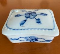 Keramikdose (weiß mit blauen Blumenmotiven) 6,5 x 5,5 x 3,5 cm Nordrhein-Westfalen - Langenberg Vorschau