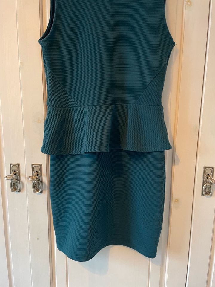 Damen Kleid Gr. 40 H&M in Köln