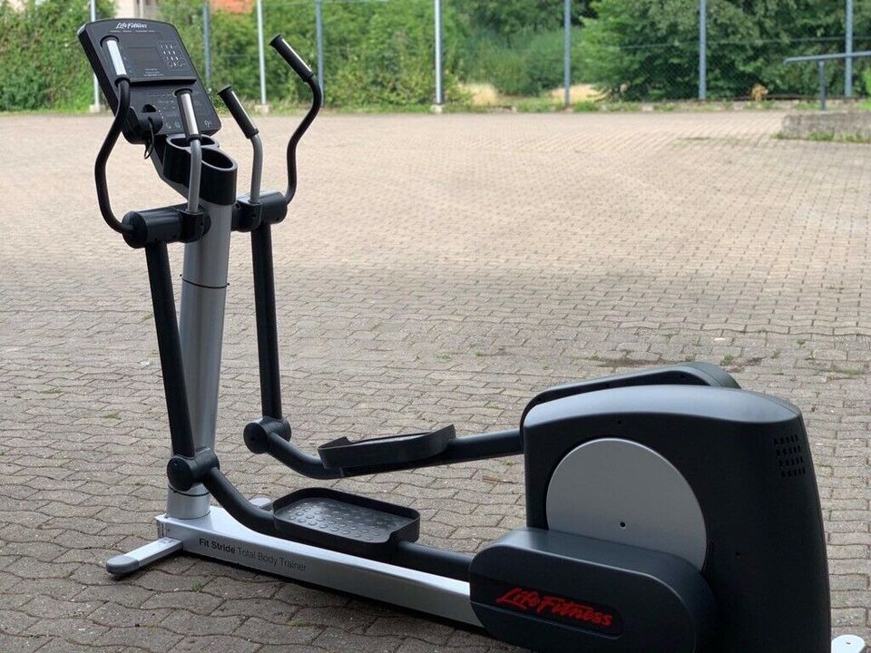 Life Fitness 95 Xi INTEGRITY Ellipsen,Crosstrainer inkl Lieferung in Hamburg