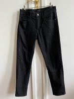 Uniqlo Jeans, schwarz, bisschen Stretch, W29/ L34 Friedrichshain-Kreuzberg - Kreuzberg Vorschau