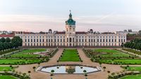 Gut geschnittene 2 Zimmer Wohnung mit Sonnen-Balkon & tollem Ausblick nahe Schloss Charlottenburg Berlin - Charlottenburg Vorschau