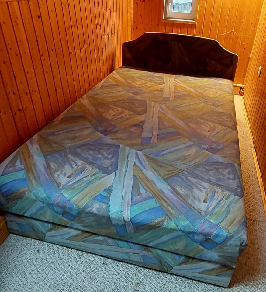 Polsterbett mit Bettkasten 120 x 200 in Pöhl