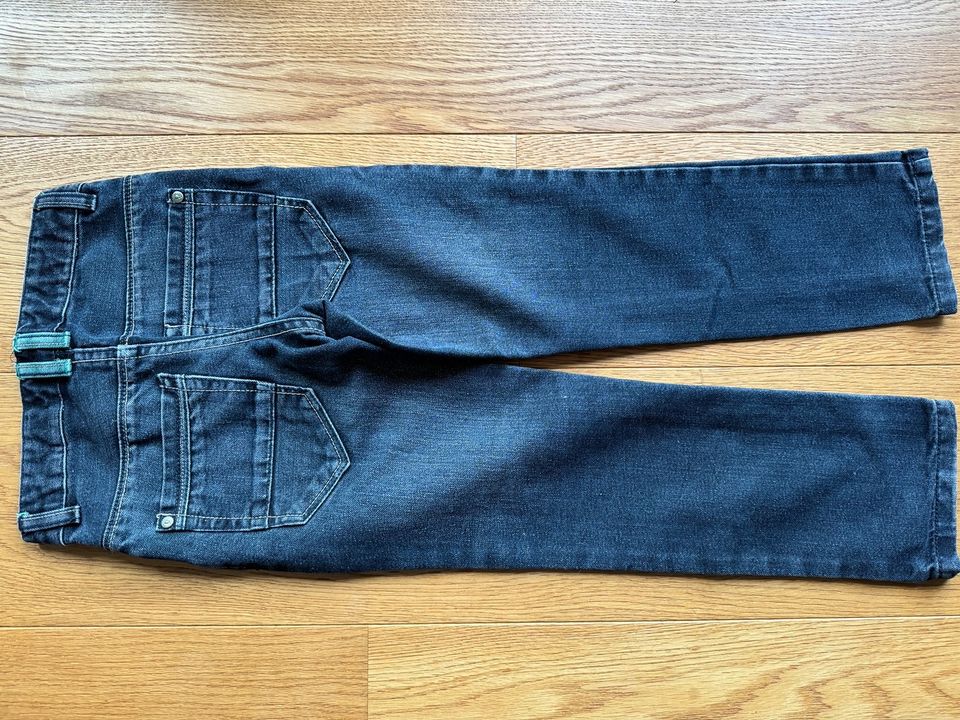 Jeans Hose Jungen 122 dunkelblau Kleidung in Fredersdorf-Vogelsdorf