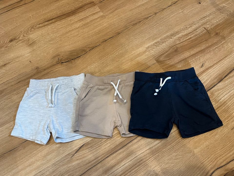 C&A Shorts,Kurze Hose in Lam