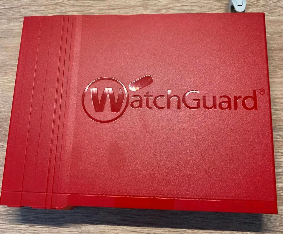 WatchGuard Firebox T15 gebraucht Top Zustand in Metzingen