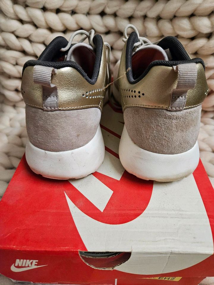 Nike Roshe Two Beige Gold metallic in Saarbrücken