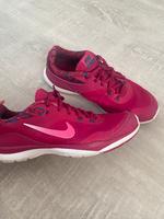 Nike Sportschuhe in Größe 40 Nordrhein-Westfalen - Warburg Vorschau
