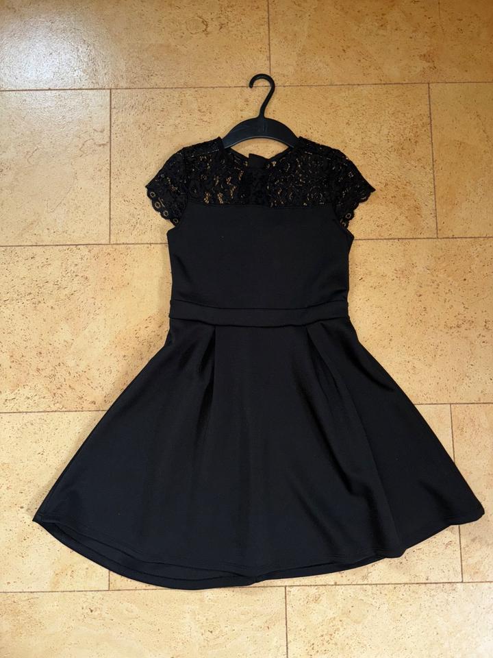 LIPSY Kleid Gr. 146 schwarz Scuba Spitze Partykleid w. neu NEXT in Hennigsdorf