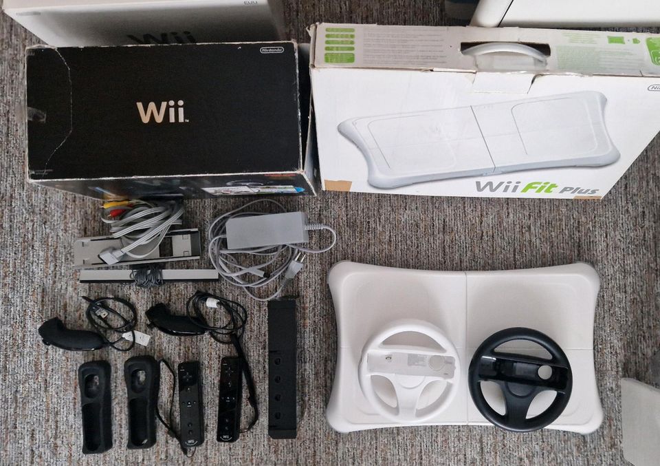 Nintendo Wii mit Balancebord und viel Zubehör in Eisleben