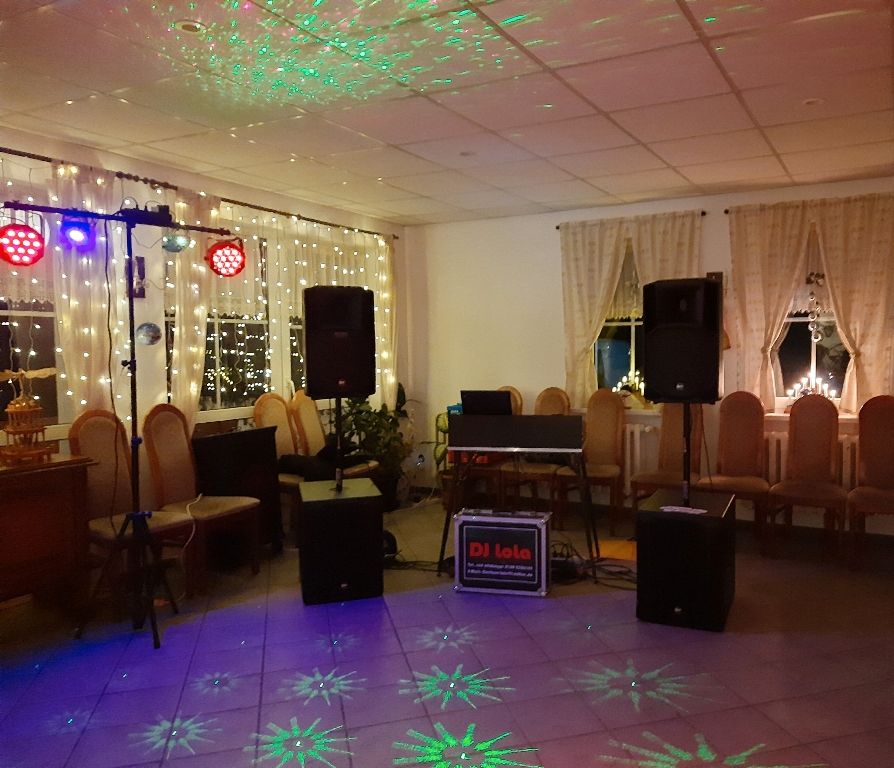 DJ - weiblich - mobile Disco für private Feiern in Schwerin