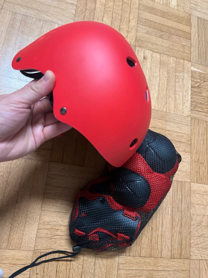 Skaterhelm Helm rot Schoner in Nürnberg (Mittelfr)