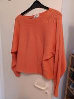 Kurzgeschnittener Pullover in Coral Hessen - Wetzlar Vorschau