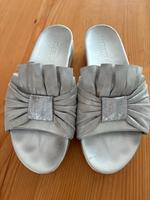 Sandale in Silber - LEDER Nordrhein-Westfalen - Dormagen Vorschau