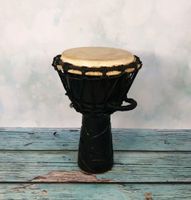 Trommel Bongo Percussion Holz geschnitzt 40cm Drum Sachsen-Anhalt - Hansestadt Seehausen Vorschau