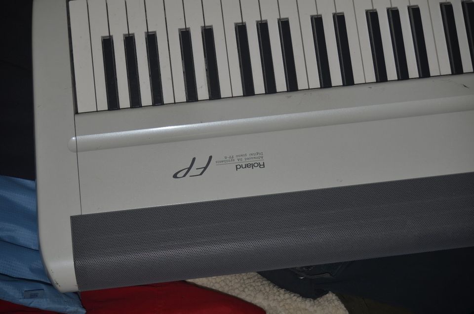 ROLAND Digital Piano FP-8 in Augsburg