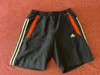 Adidas Sporthose Gr. M Sachsen - Coswig Vorschau
