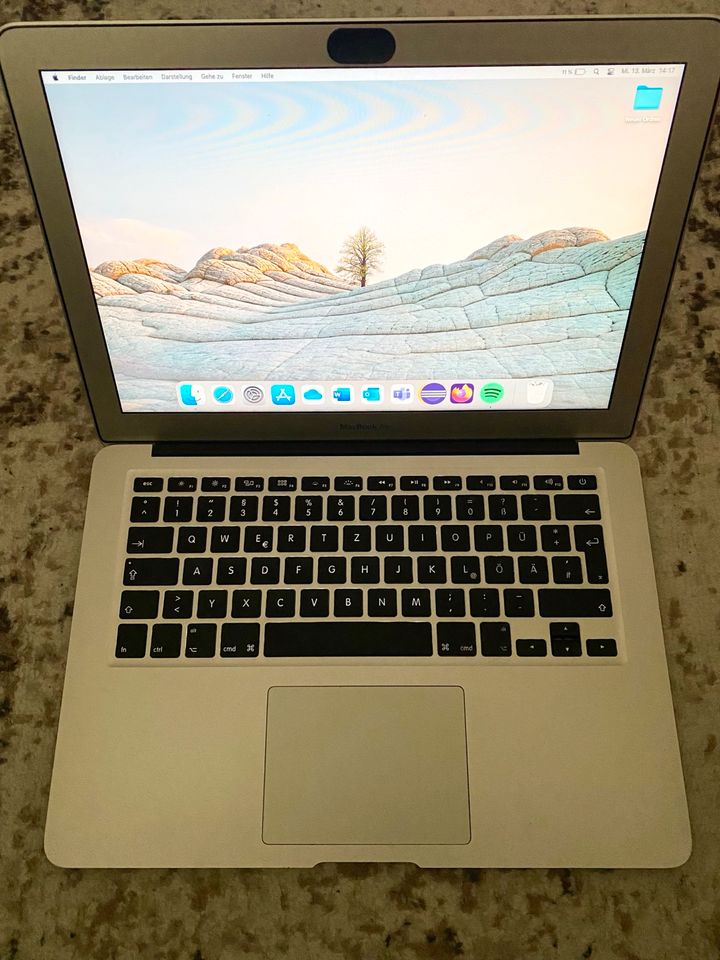 MacBook Air 8GB RAM in Stuttgart