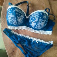 NEU Sexy Set BH und String Slip Gr. 85 C Niedersachsen - Cloppenburg Vorschau