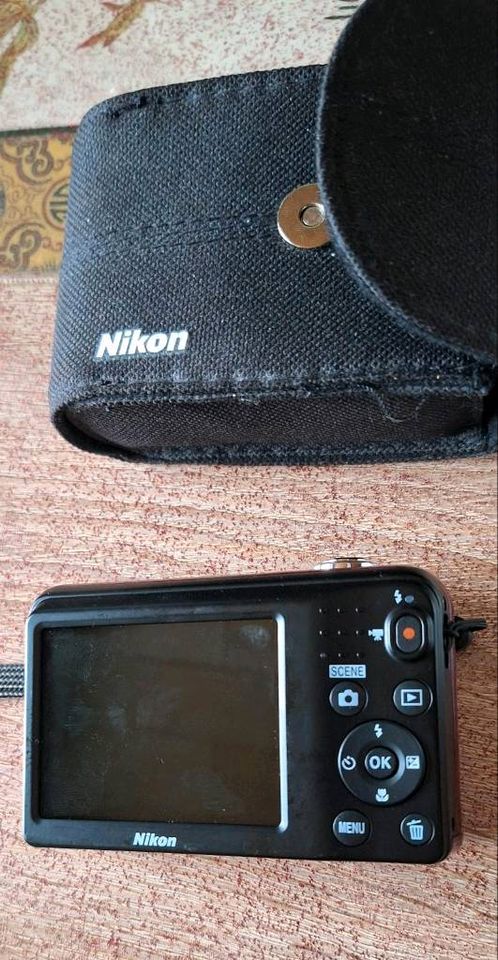 Nikon 16,1 Pixel Kamera inklusive 4GB Speicherkarte in Holzminden