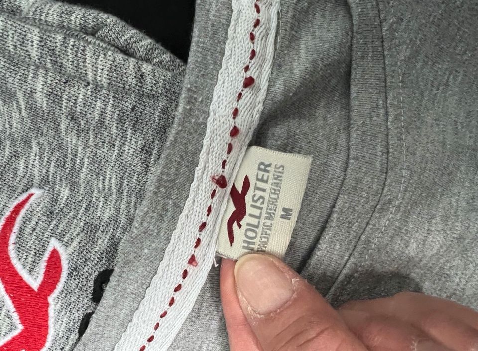 Damen Sweatjacke Jogginghose Shirts Packet Größe M in Berlin