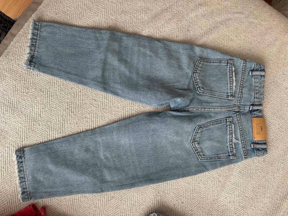 Mom Jeans Mädchen Zara gr 116 Neu in Arnsberg